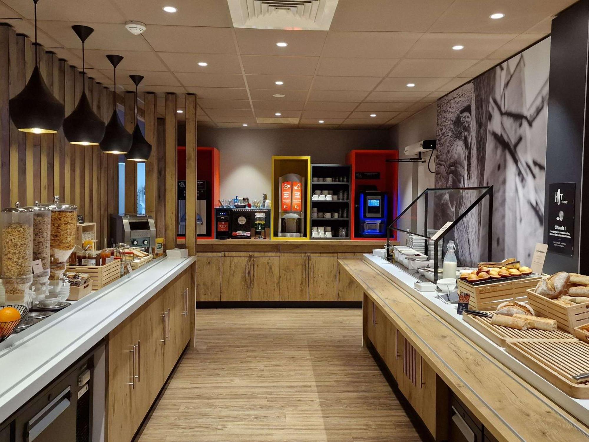 Ibis Budget Centre Clemenceau Hotel 3*